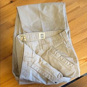 RedHead Men's Khaki Chinos 44x30. Excellent used condition.